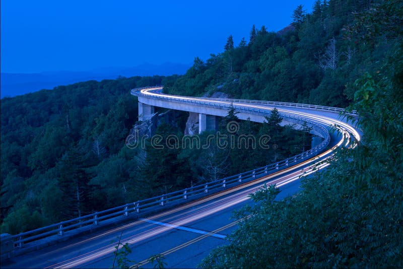 Lynn Cove Viaduct, salida del sol escénica, Carolina del Norte fotos de archivo libres de regalías Lynn Cove Viaduct, salida del sol escénica, Carolina del Norte fotos de archivo libres de regalías