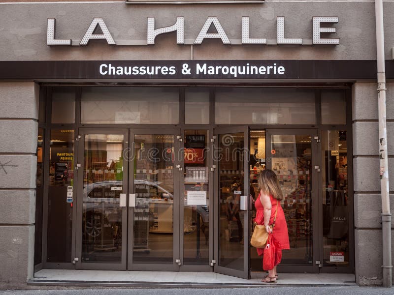 La Halle Logo in Front of Their Store for Lyon. Part of Vivarte Group, it  is a French Chain of Fashion Retailers Editorial Stock Photo - Image of  distribution, logo: 157620578