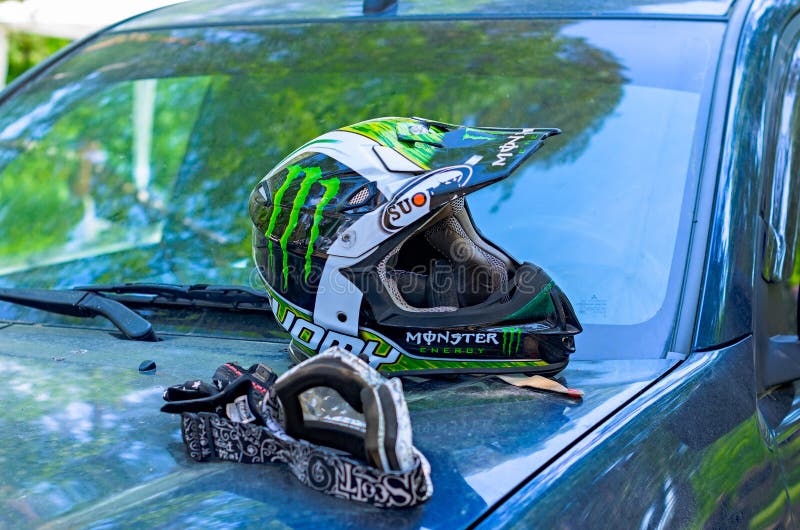 LYTKARINO, RÉGION de MOSCOU, RUSSIE - 18 mai 2013 : tasse MOIS de motocross images stock LYTKARINO, RÉGION de MOSCOU, RUSSIE - 18 mai 2013 : tasse MOIS de motocross images stock