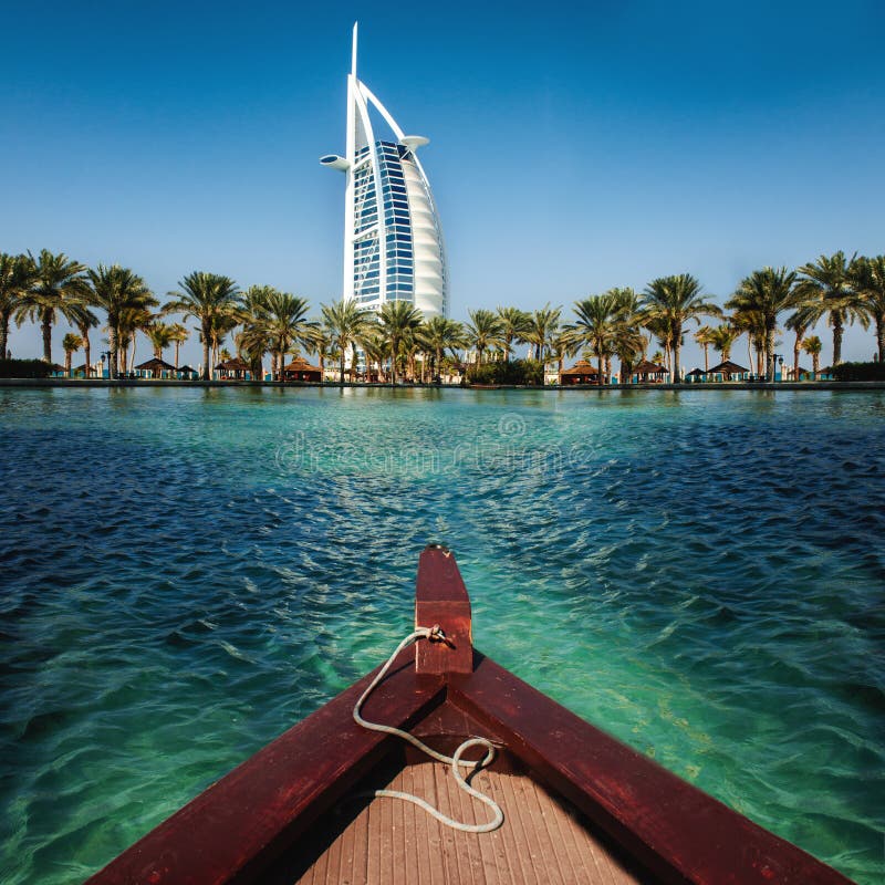 Lyxig ställesemesterort och brunnsort för semester i Dubai, UAE