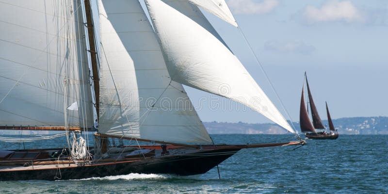 Lyxig yachtsegling royaltyfria foton Lyxig yachtsegling royaltyfria foton