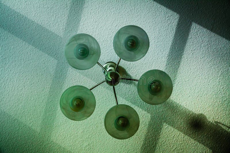Lámpara en una sala de estar imagenes de archivo Lámpara en una sala de estar imagenes de archivo