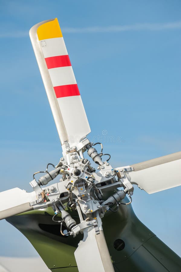 Lâminas de rotor do helicóptero foto de stock royalty free Lâminas de rotor do helicóptero foto de stock royalty free