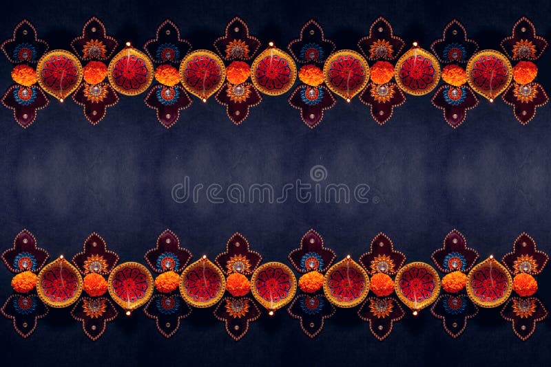 Festival indiano Diwali, lâmpada Diwali e rangoli de flores imagem de stock