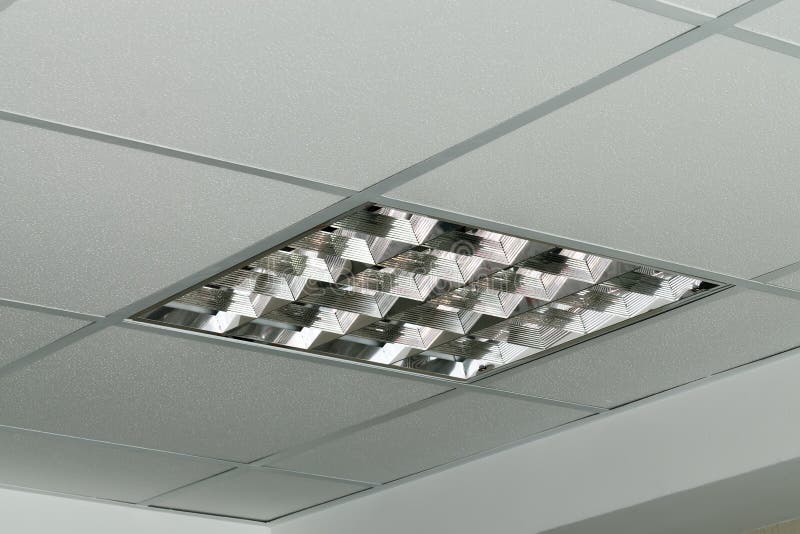 Lâmpada Moderna No Teto Do Escritório Imagem de Stock Imagem de aéreo