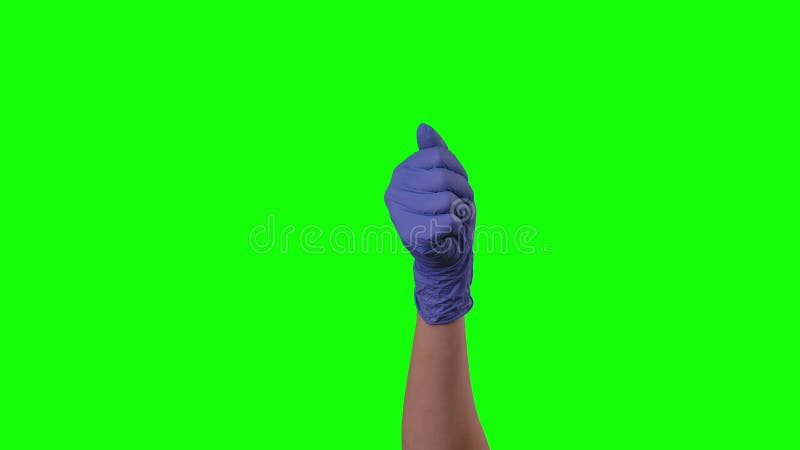 Läkare med blå handske i blåhandsken hälsar dig välkommen och gesten kommer hit på grön skärm. stäng rörelse. stock video