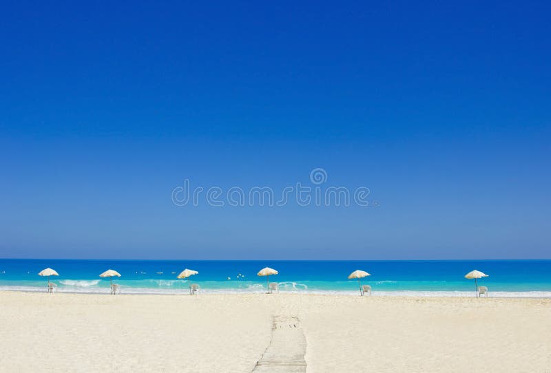 Långt till stranden, Alexandra, Egypten royaltyfri fotografi Långt till stranden, Alexandra, Egypten royaltyfri fotografi
