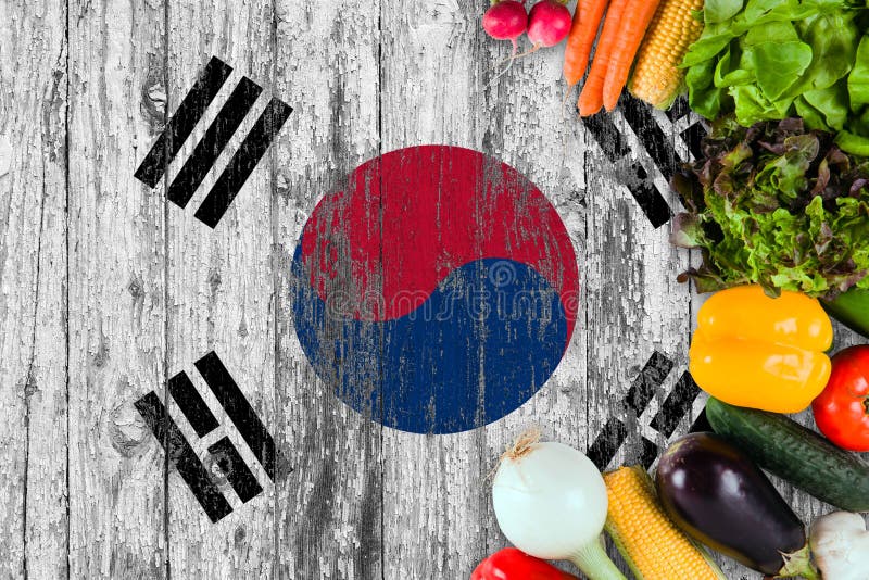 L?gumes frais de Cor?e du Sud sur la table Cuisson du concept sur le fond en bois de drapeau photos libres de droits L?gumes frais de Cor?e du Sud sur la table Cuisson du concept sur le fond en bois de drapeau photos libres de droits