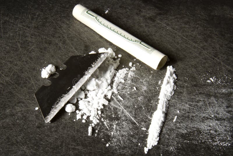 Línea De Cocaína Y De Una Cuenta Euro Foto de archivo - Imagen de