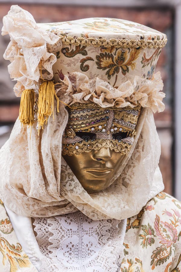 Máscara Veneciana Del Carnaval - Mago Triste Foto de archivo - Imagen de  divertido, carnaval: 87452352
