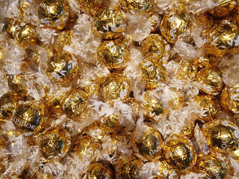 Une Boîte De Truffes De Chocolat De Lindt Lindor Chocoladefabriken