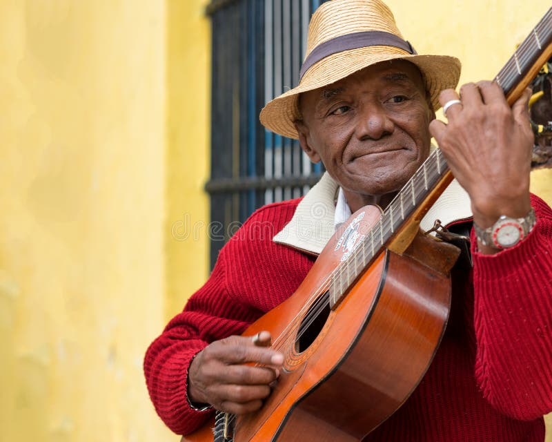 Músico Que Joga a Música Tradicional Em Havana Imagem de Stock Editorial -  Imagem de pessoa, envelhecido: 39316994