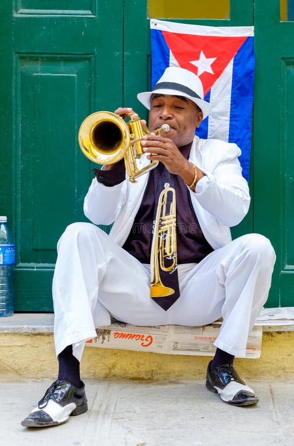 Músico Que Joga a Música Tradicional Em Havana Imagem de Stock Editorial -  Imagem de pessoa, envelhecido: 39316994