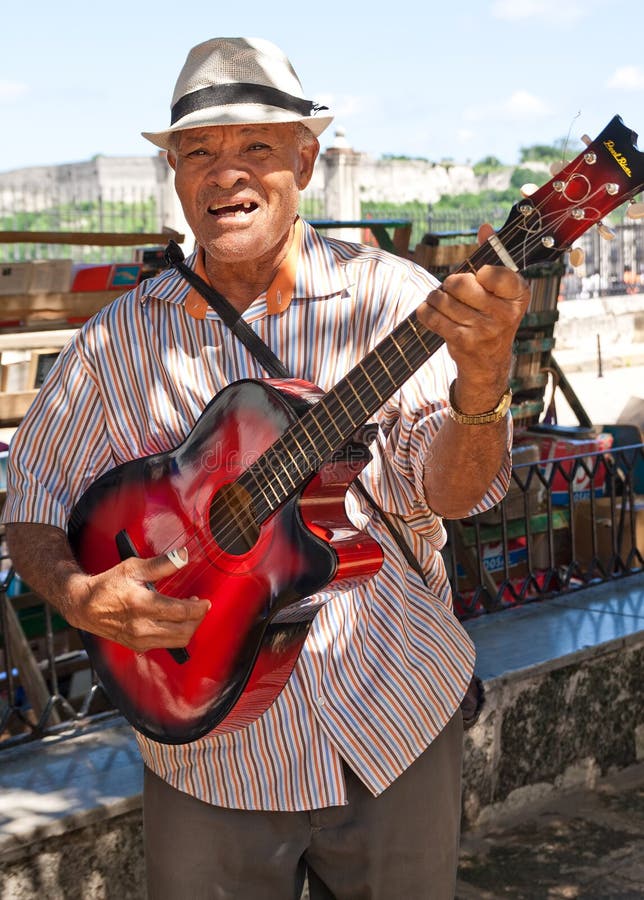 Músico Que Joga a Música Tradicional Em Havana Imagem de Stock Editorial -  Imagem de pessoa, envelhecido: 39316994