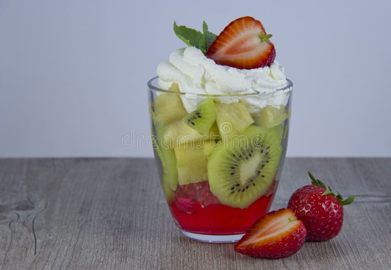 M?lange de fruit frais et de baies photographie stock libre de droits M?lange de fruit frais et de baies photographie stock libre de droits