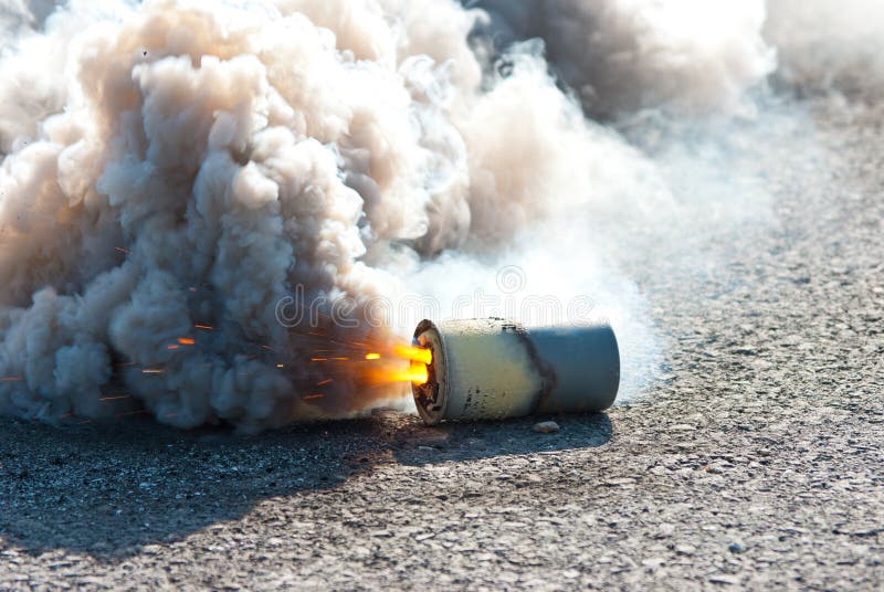 M8 HC Smoke Grenade stock photo. Image of improvised 17875038