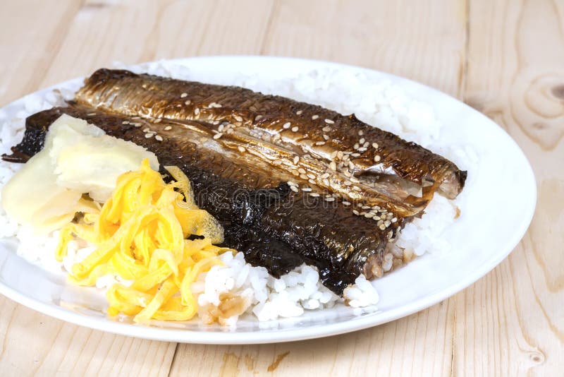 Download Ma Ryba Piec Na Grillu Ryba Obraz Stock - Obraz złożonej z wynagrodzony, grilled: 53783401