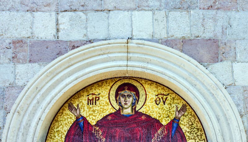 Maagdelijke Mary - mozaïekpictogram in Orthodoxe Christelijke kerk in Budva, royalty-vrije stock foto Maagdelijke Mary - mozaïekpictogram in Orthodoxe Christelijke kerk in Budva, royalty-vrije stock foto