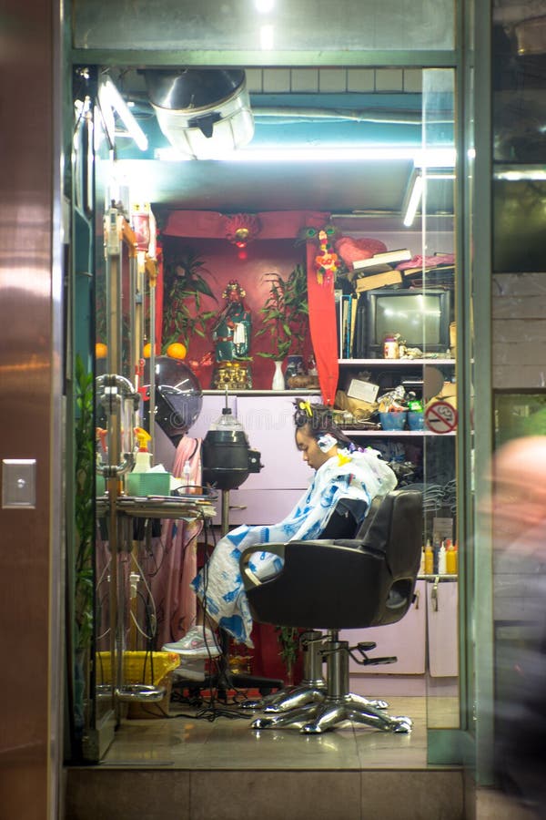 Chinesischer Friseur Redaktionelles Stockfotografie Bild Von Uhrmacher 134082082