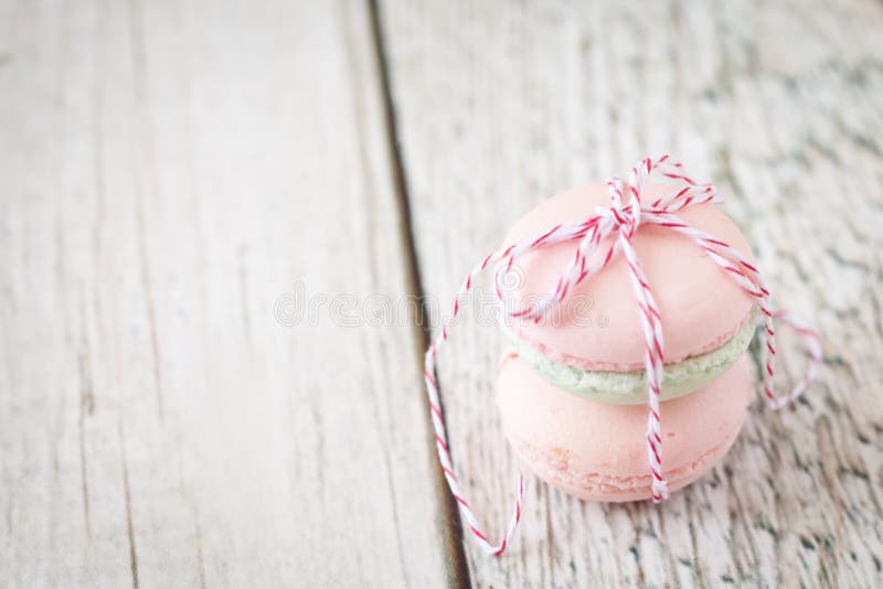 Macarons cor-de-rosa e azuis de baunilha fotos de stock royalty free