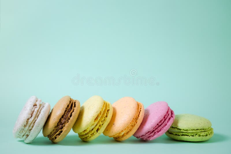Macarons en diversos colores Espacio para la copia imagenes de archivo Macarons en diversos colores Espacio para la copia imagenes de archivo