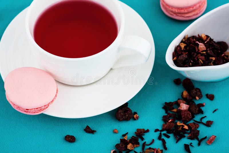 Macaroon i ziołowa herbata obraz stock Macaroon i ziołowa herbata obraz stock