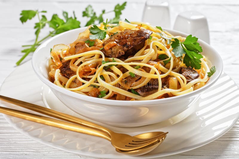 Pasta De Fígado Com Ervas, Conhaque Da Galinha, Manteiga Foto de