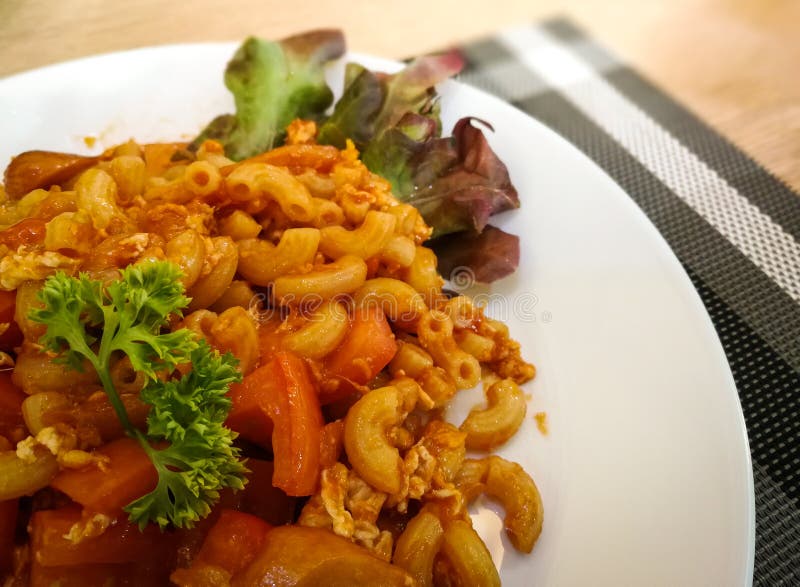 Macarrão com molho de tomate foto de stock royalty free