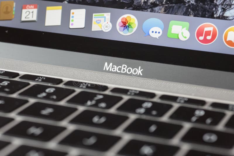 MacBook 12' 1st gen för silver arkivfoton MacBook 12' 1st gen för silver arkivfoton