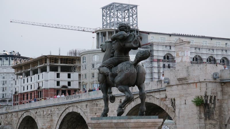 Macedonia settentrionale. skopje vita reale nella città autunno stagione calda estate. capitale delle attrazioni cittadine macedon