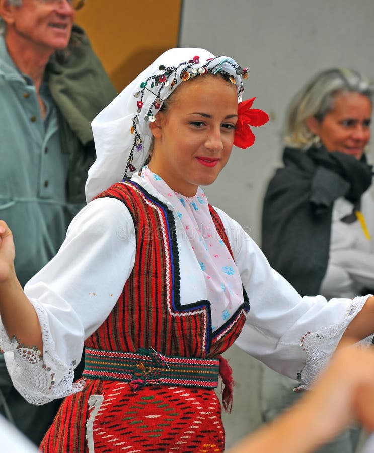 Macedonian Dance Group editorial image. Image of cheerful 20739635