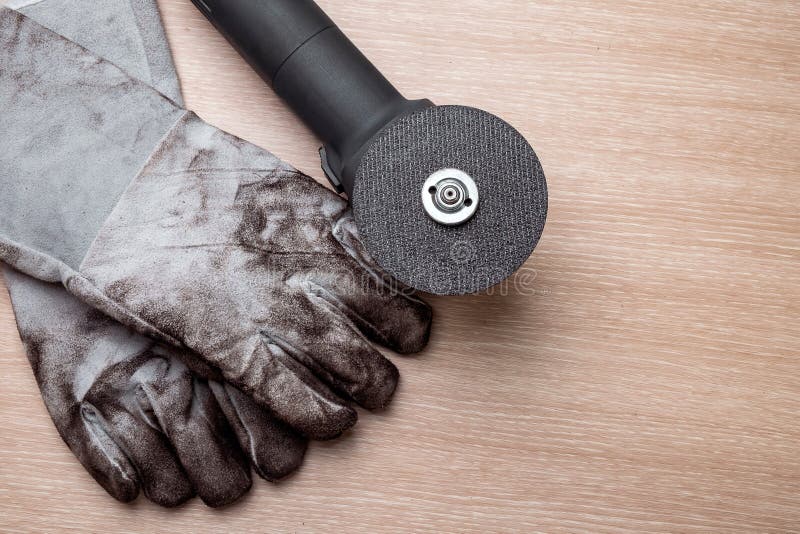 Machine De Meulage Avec Les Gants Utilisés Image stock Image du
