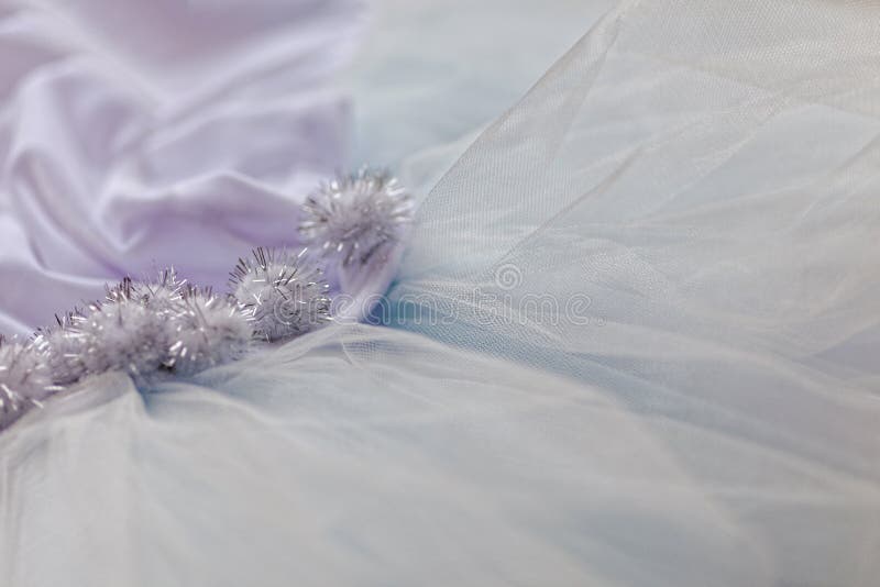 Macro vista dei vestiti di cucito Chiuda su della maglia del tessuto per il tutu Gonna di ballo del ` s dei bambini Tessuto netto immagine stock libera da diritti Macro vista dei vestiti di cucito Chiuda su della maglia del tessuto per il tutu Gonna di ballo del ` s dei bambini Tessuto netto immagine stock libera da diritti