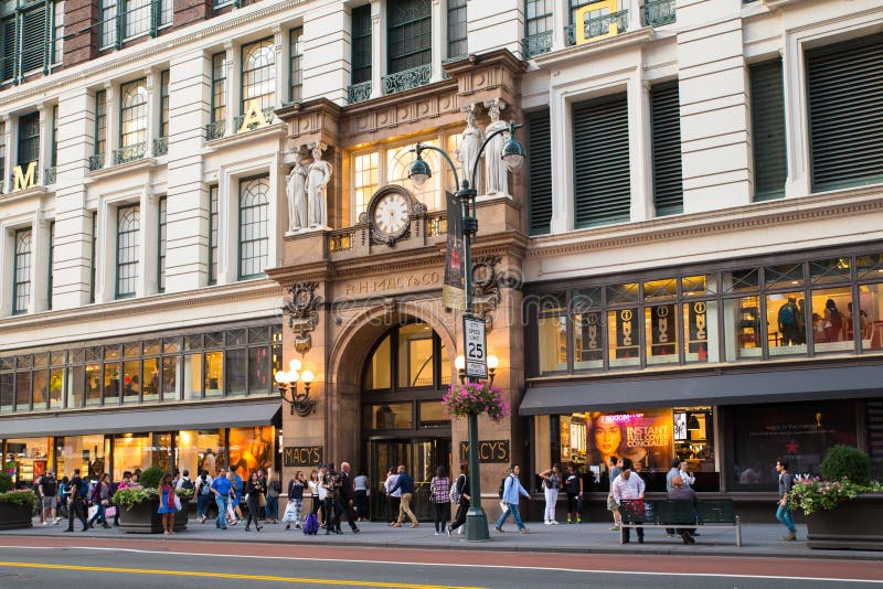 Macy ` s Herald Square NYC redactionele foto. Image of opslag 103256076