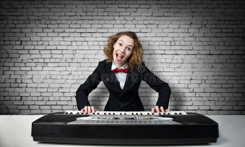 Mad woman play piano