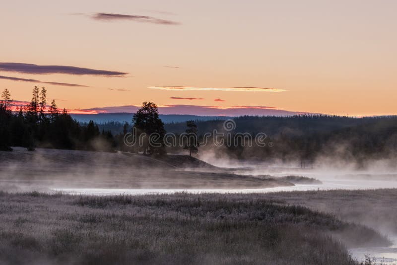 Madison River Sunrise Scenic stock afbeelding Madison River Sunrise Scenic stock afbeelding