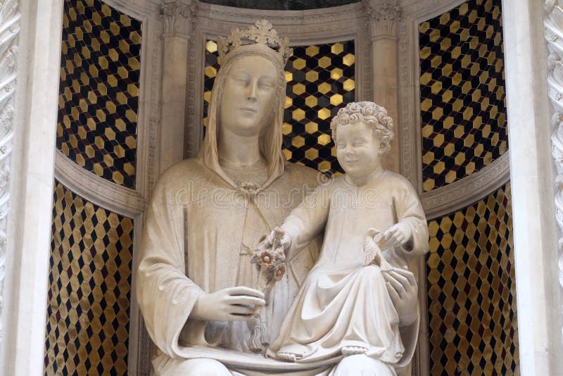 Madonna der Rose von Pietro di Giovanni Tedesco, Kirche Orsanmichele in Florenz stockbild Madonna der Rose von Pietro di Giovanni Tedesco, Kirche Orsanmichele in Florenz stockbild