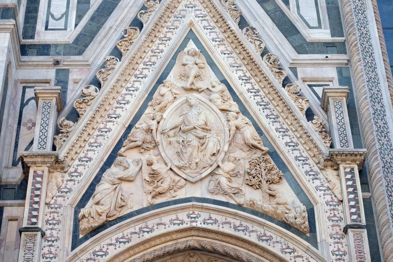 Madonna podpasanie, portal Florencja katedra fotografia stock Madonna podpasanie, portal Florencja katedra fotografia stock
