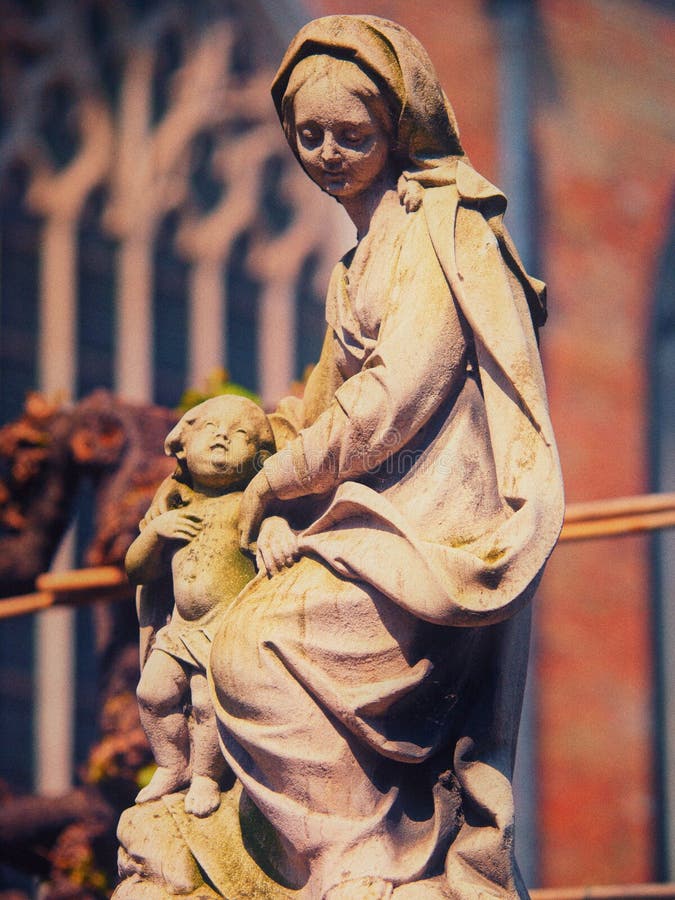 Madonna- und Kinderstatue stockbilder Madonna- und Kinderstatue stockbilder