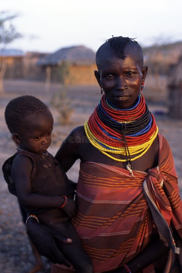 Madre e bambino di Turkana