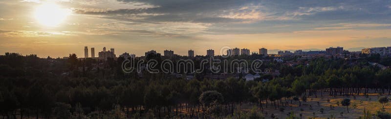Madri do por do sol fotografia de stock Madri do por do sol fotografia de stock