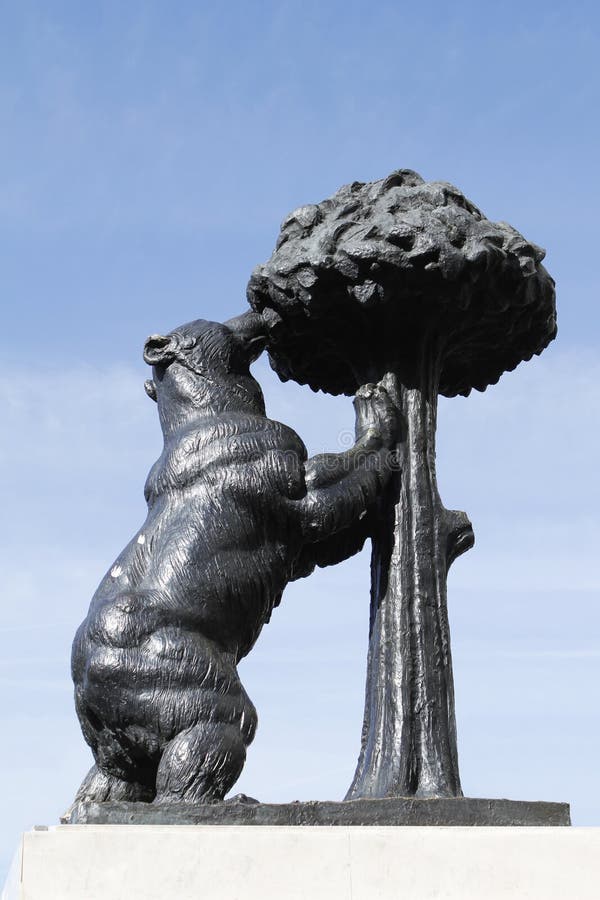 Madrid Bear Statue stock image. Image of puerta, bear 23863679