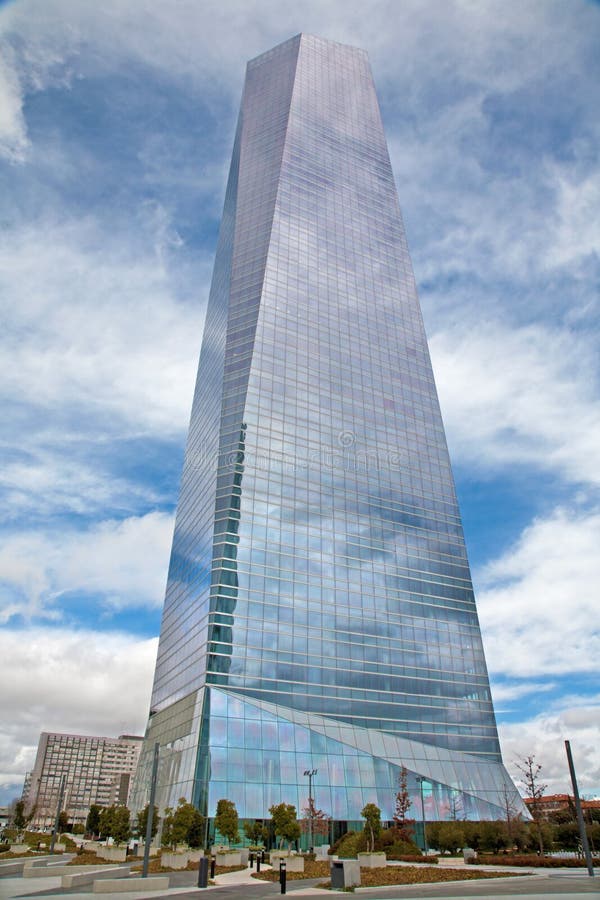 Madrid - Skyscraper Torre de Cristal by Cesar Pelli