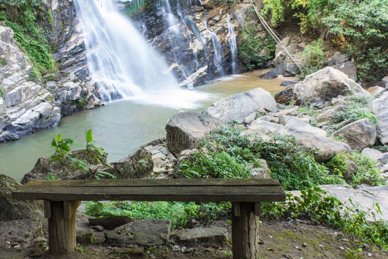 Mae Tia siklawa, Ob płuca park narodowy w Chiangmai Tajlandia obrazy stock Mae Tia siklawa, Ob płuca park narodowy w Chiangmai Tajlandia obrazy stock
