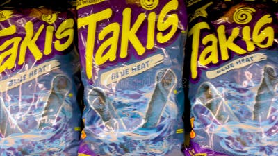 Magasin D'alimentation Takis Puces à Chaleur Bleue Dans Un Sac