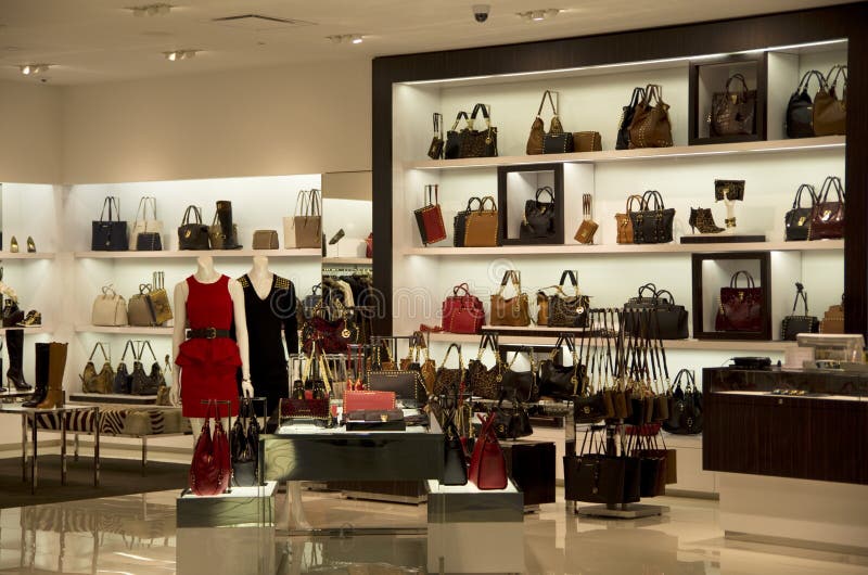 Magasin de luxe de mode image stock éditorial. Image du mode 33779459