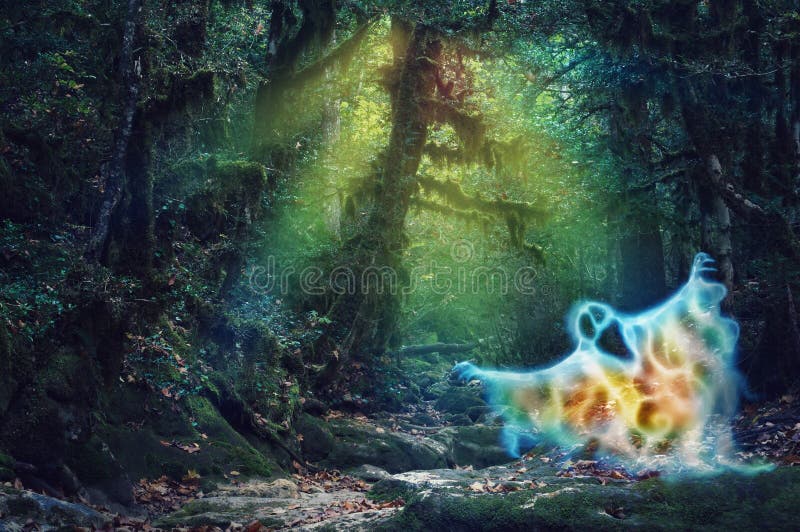 Magische Farbe frequentierte Wald mit einem furchtsamen Feuergeist stock abbildung Magische Farbe frequentierte Wald mit einem furchtsamen Feuergeist stock abbildung