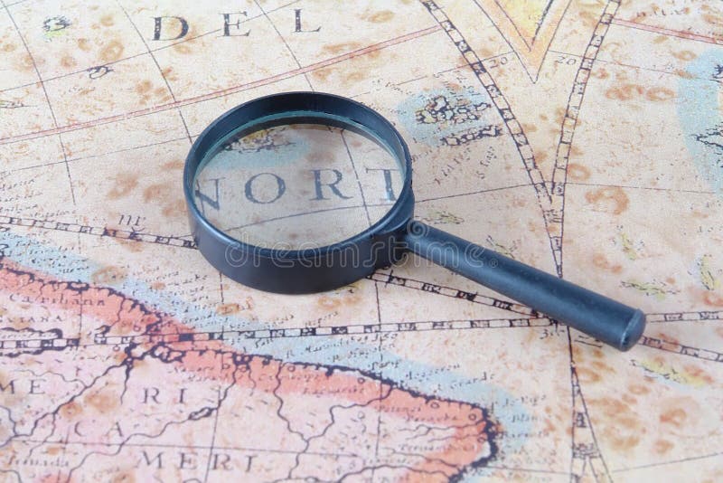 magnifier stara mapa obrazy royalty free magnifier stara mapa obrazy royalty free