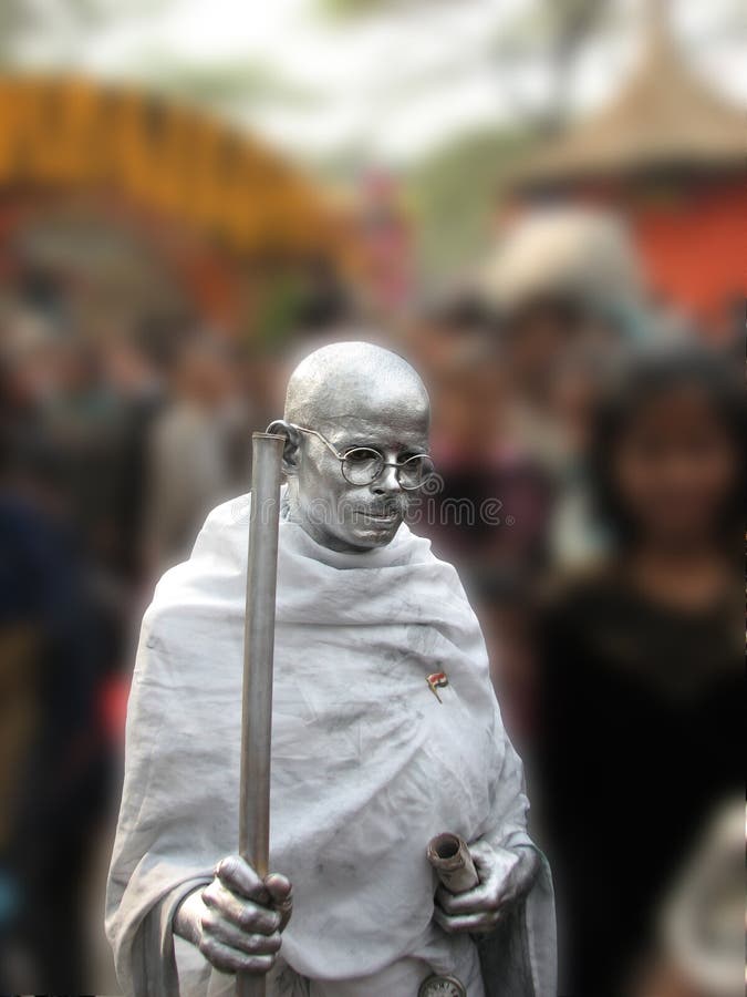 Statue carved in the likeness of Mahatma Gandhi. Statue carved in the likeness of Mahatma Gandhi.