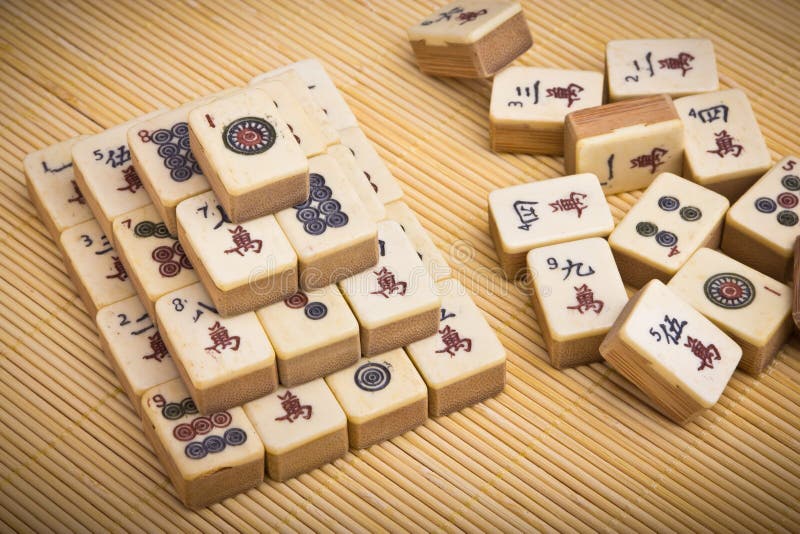 Jogo De Xadrez Japonês (Shogi) Foto de Stock - Imagem de partes, geral:  13481990